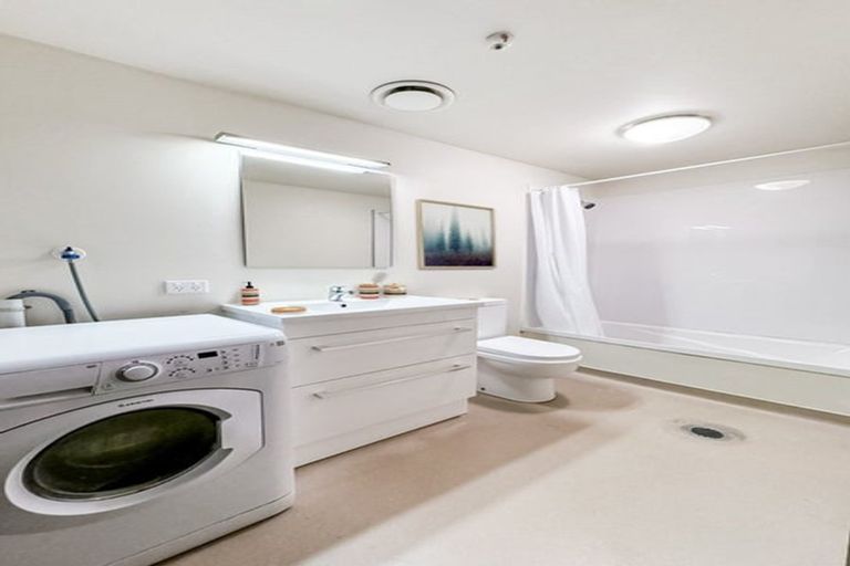 Photo of property in Sharella Living, 20 Glenmore Street, Thorndon, Wellington, 6011