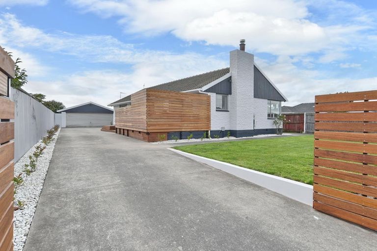 Photo of property in 25 Dunstan Crescent, Hornby, Christchurch, 8042