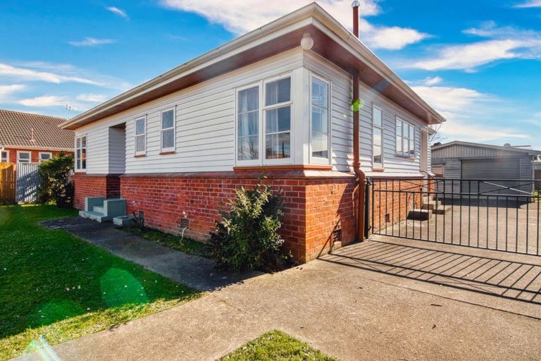 Photo of property in 129 Savage Crescent, West End, Palmerston North, 4412