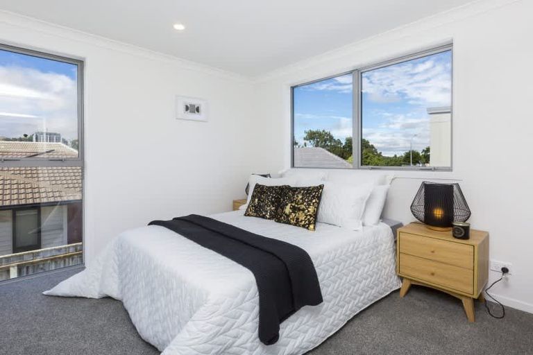 Photo of property in 44d Pine Avenue, Upper Hutt Central, Upper Hutt, 5018