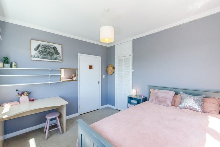 Photo of property in 131 Renown Road, Raumati South, Paraparaumu, 5032