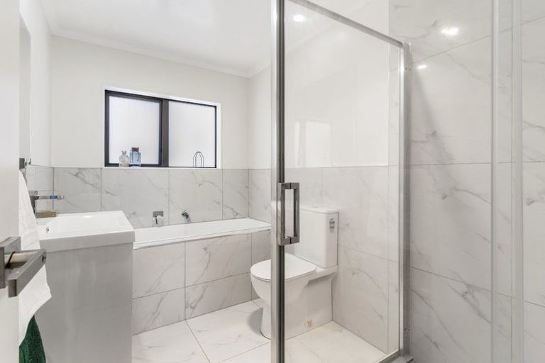 Photo of property in 33 Koroheke Road, Takanini, 2110