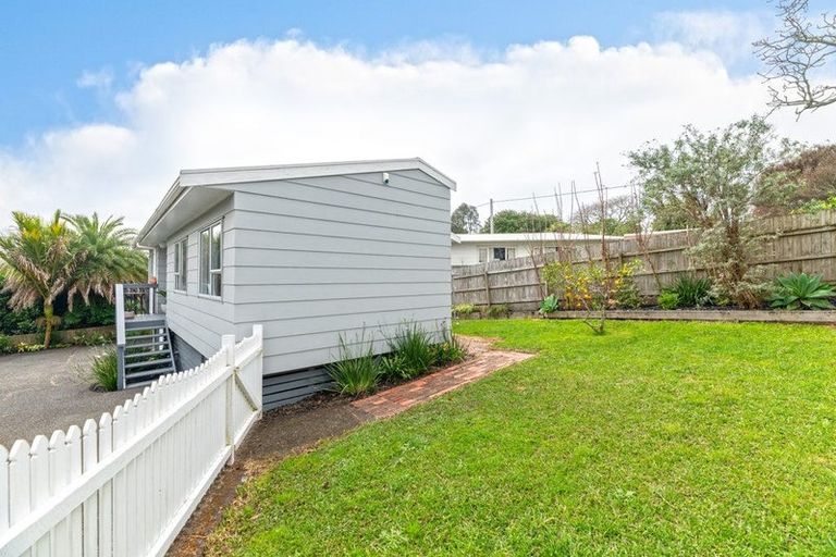 Photo of property in 2/23 Tawa Road, Te Atatu Peninsula, Auckland, 0610