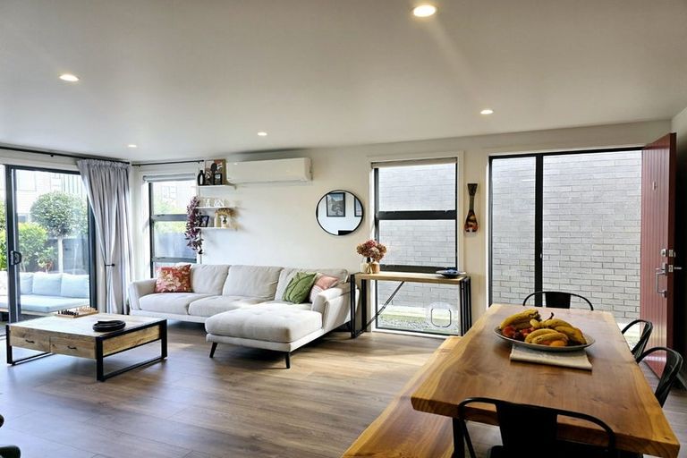 Photo of property in 36 Liberation Road, Papakura, 2110