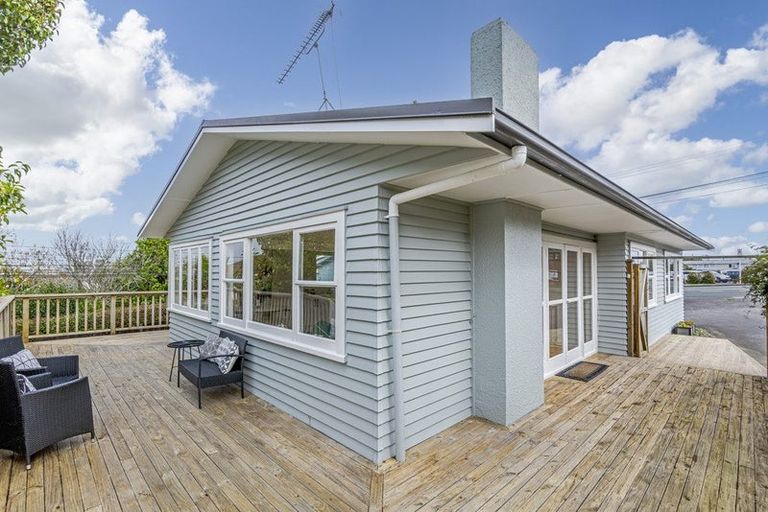 Photo of property in 1/23 Forrest Hill Road, Milford, Auckland, 0620