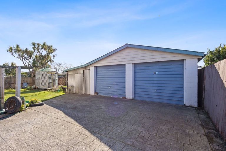 Photo of property in 93 Farquhars Road, Redwood, Christchurch, 8051