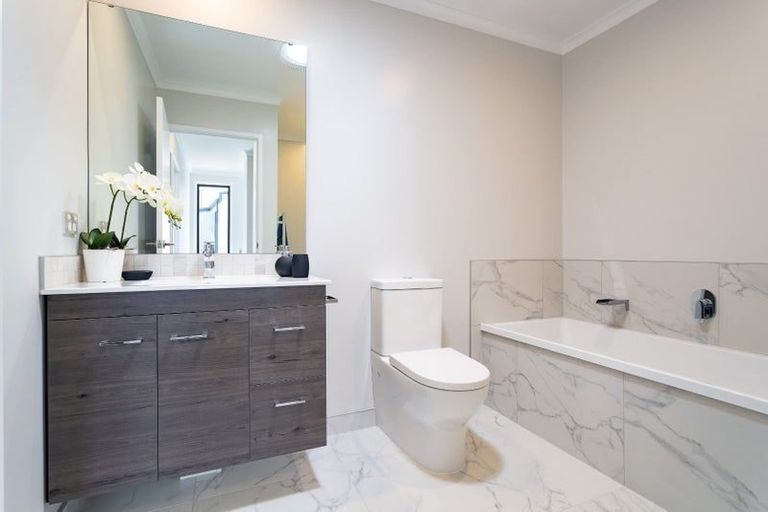 Photo of property in 85e Hobsonville Point Road, Hobsonville, Auckland, 0616