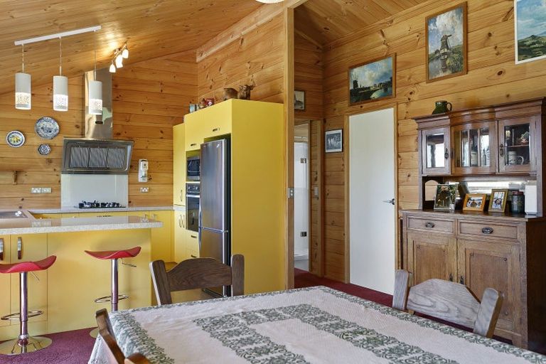 Photo of property in 18 Glen Mohr, Acacia Bay, Taupo, 3385