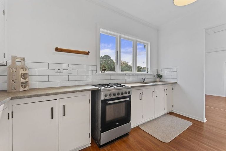 Photo of property in 27 Waldegrave Street, Palmerston North, 4410