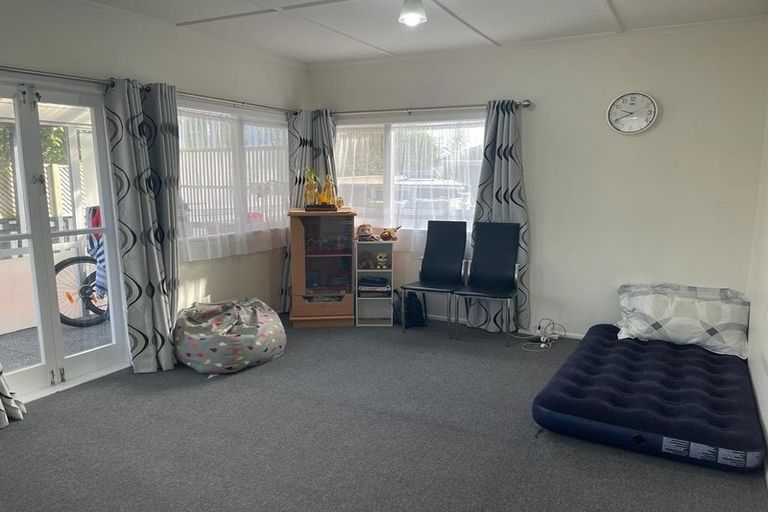 Photo of property in 11b Inver Street, Glen Eden, Auckland, 0602