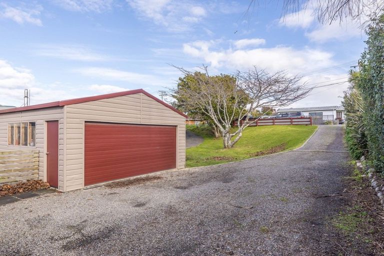 Photo of property in 28 Kaka Road, Raumati Beach, Paraparaumu, 5032