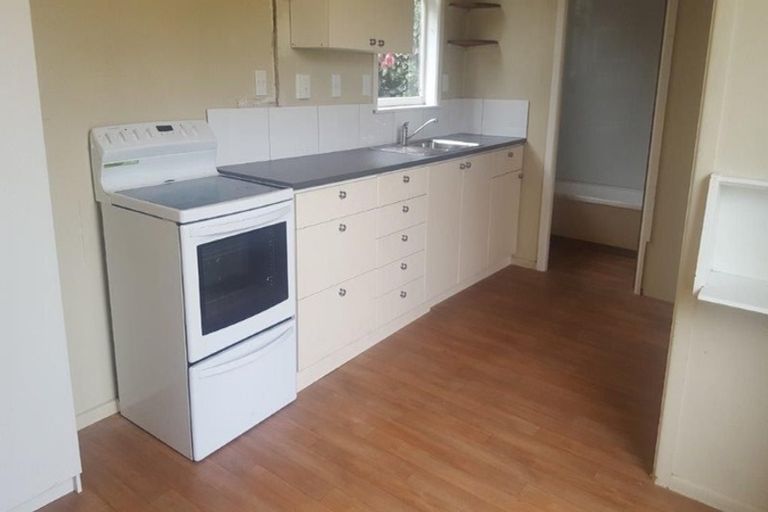 Photo of property in 180 Geraldine Street, Edgeware, Christchurch, 8013