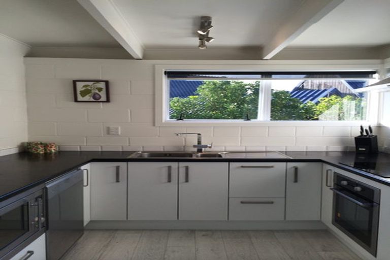 Photo of property in 3/20 Selwyn Road, Cockle Bay, Auckland, 2014