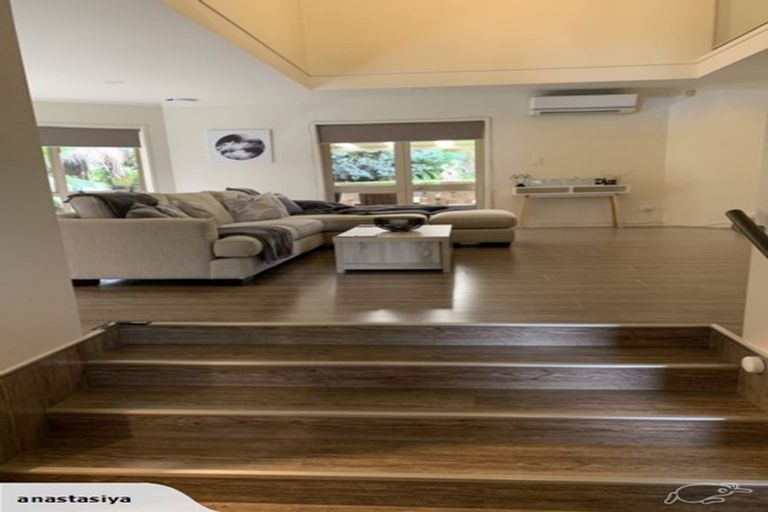 Photo of property in 13 Crimson Park, Oteha, Auckland, 0632