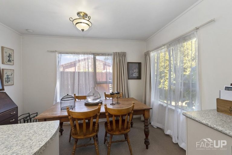 Photo of property in 1/14 Ti Nana Crescent, Henderson, Auckland, 0610