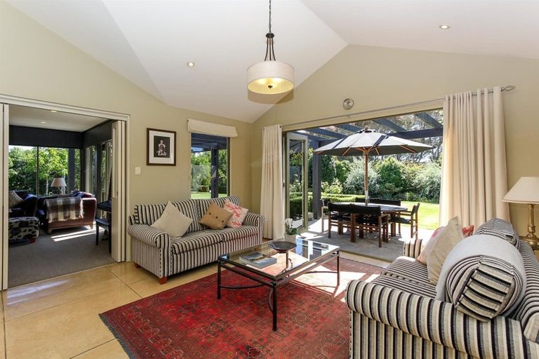 Photo of property in 30 Shelter Grove, Frankleigh Park, New Plymouth, 4310
