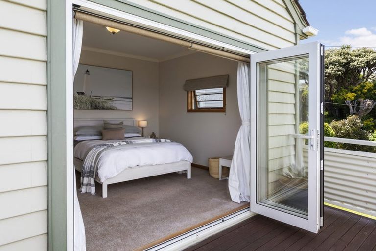 Photo of property in 201 Townsend Road, Miramar, Wellington, 6022