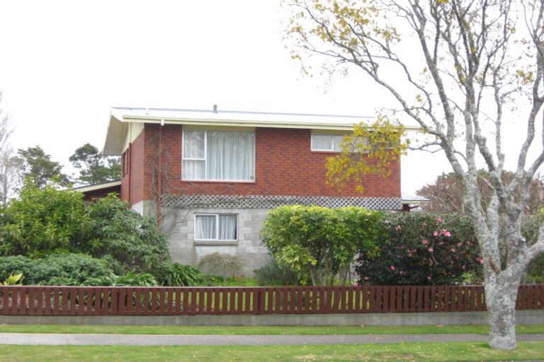 Photo of property in 48 Nevada Drive, Merrilands, New Plymouth, 4312