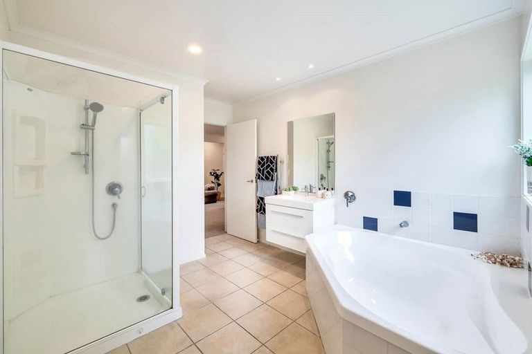 Photo of property in 32k Parr Terrace, Castor Bay, Auckland, 0620