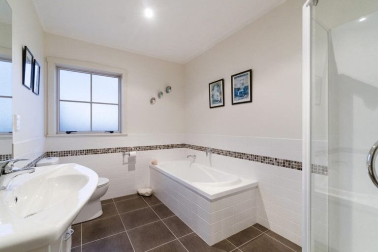 Photo of property in 135c Hutchinson Road, Helensville, 0875