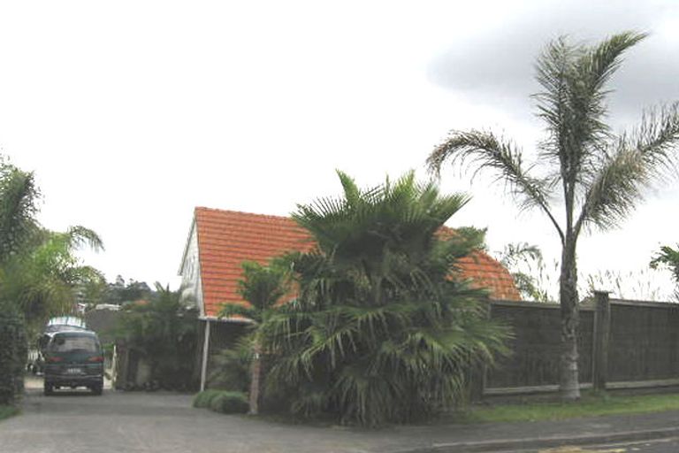 Photo of property in 38 Catalina Crescent, Forrest Hill, Auckland, 0620