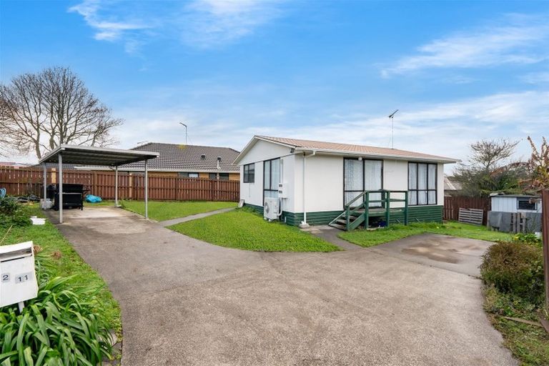 Photo of property in 2/11 Nearco Street, Randwick Park, Auckland, 2105
