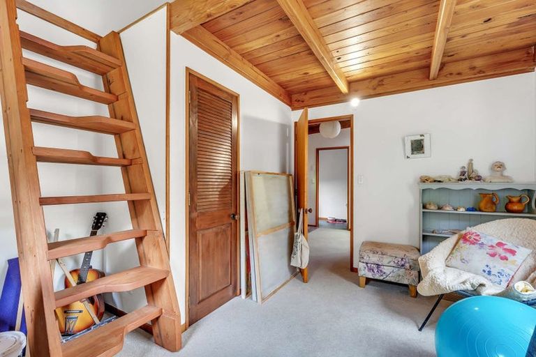 Photo of property in 5b Pohutukawa Grove, Whitianga, 3510