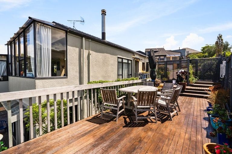 Photo of property in 19 Constable Lane, West Harbour, Auckland, 0618