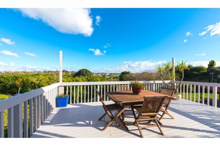 Photo of property in 24 Venus Place, Half Moon Bay, Auckland, 2012