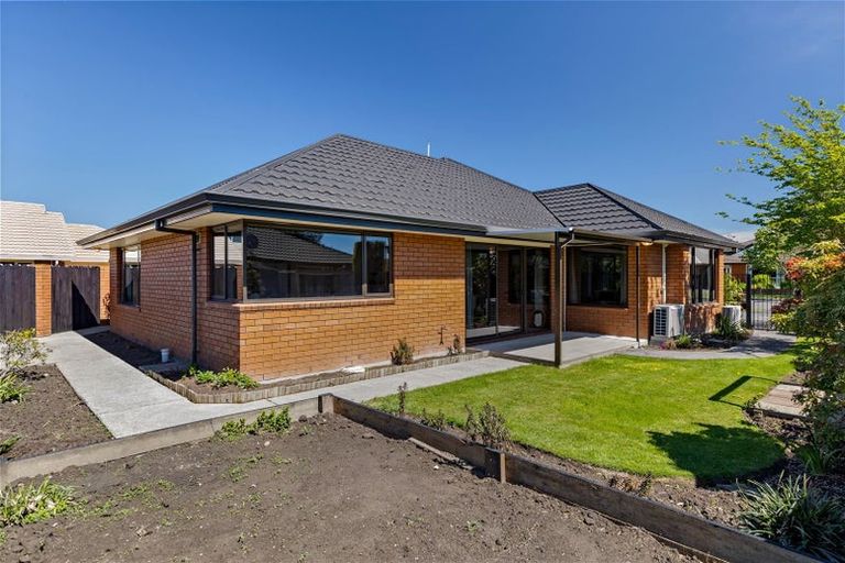 Photo of property in 4b Enverton Drive, Rangiora, 7400