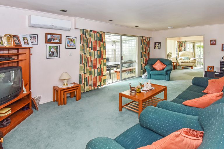 Photo of property in 14 Adel Place, Weymouth, Auckland, 2103
