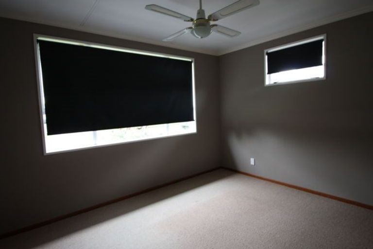Photo of property in 12 Raglan Avenue, Cloverlea, Palmerston North, 4412