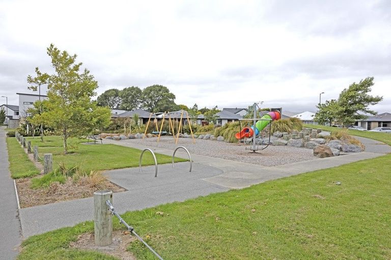 Photo of property in 30 Sholto Duncan Crescent, Halswell, Christchurch, 8025