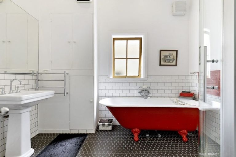 Photo of property in 31 Roy Street, Newtown, Wellington, 6021