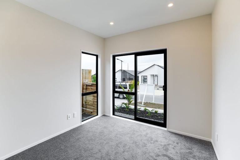 Photo of property in 11 Horokaka Street, Massey, Auckland, 0614