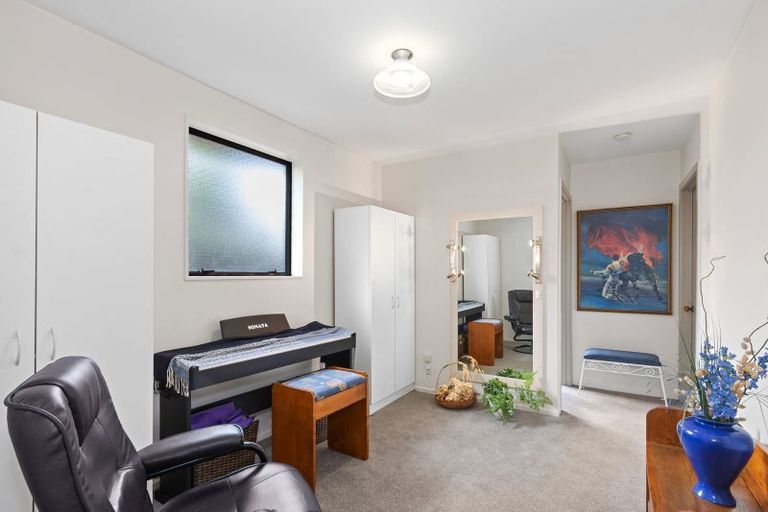 Photo of property in 100 Queenspark Drive, Parklands, Christchurch, 8083