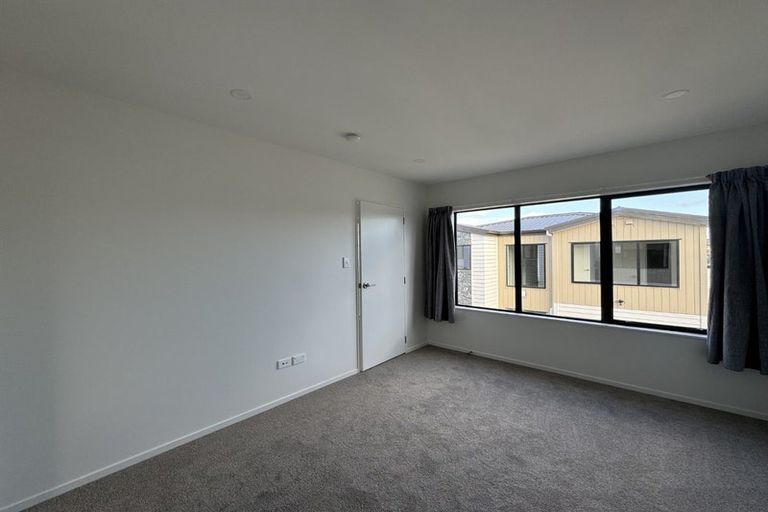 Photo of property in 16 Elegant Lane, Ranui, Auckland, 0612