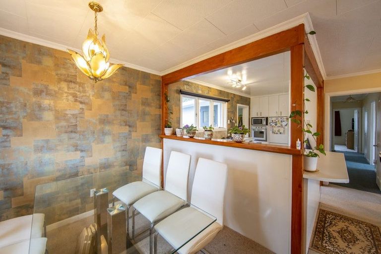 Photo of property in 26 View Street, Maungaturoto, 0520