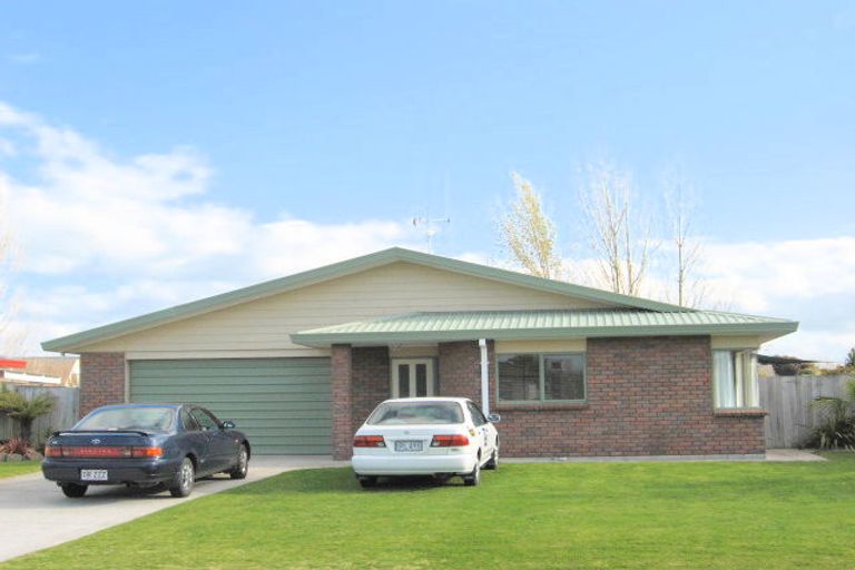 Photo of property in 8 Webb Place, Papamoa Beach, Papamoa, 3118