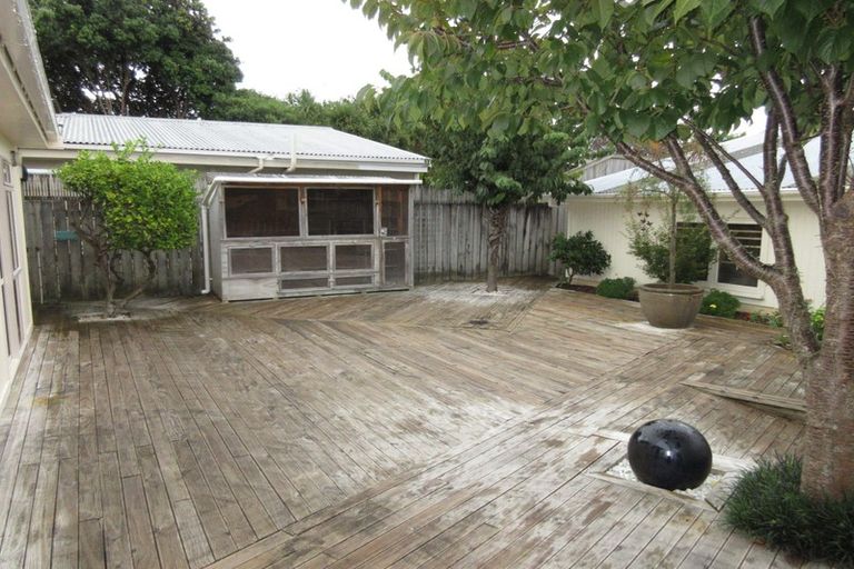 Photo of property in 15 Kowhai Grove, Raumati Beach, Paraparaumu, 5032