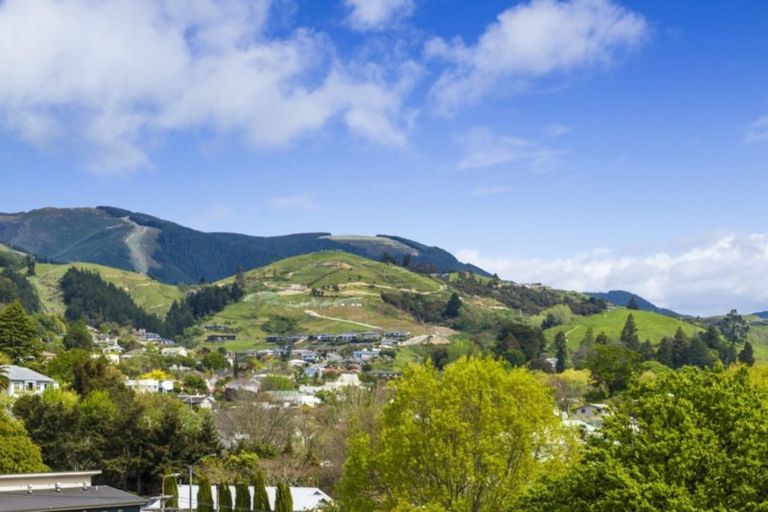 Photo of property in 32 Tipahi Street, Nelson South, Nelson, 7010