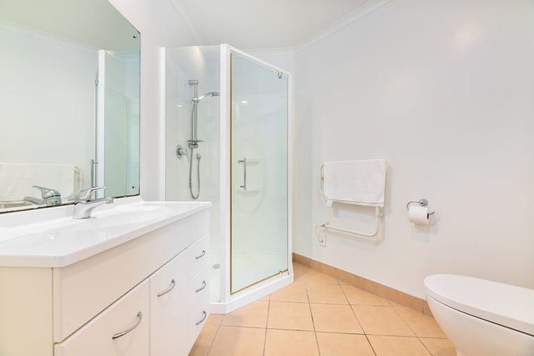 Photo of property in 32 Lomas Way, Albany, Auckland, 0632