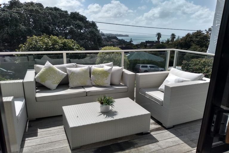Photo of property in 1/13 Garadice Road, Rothesay Bay, Auckland, 0630