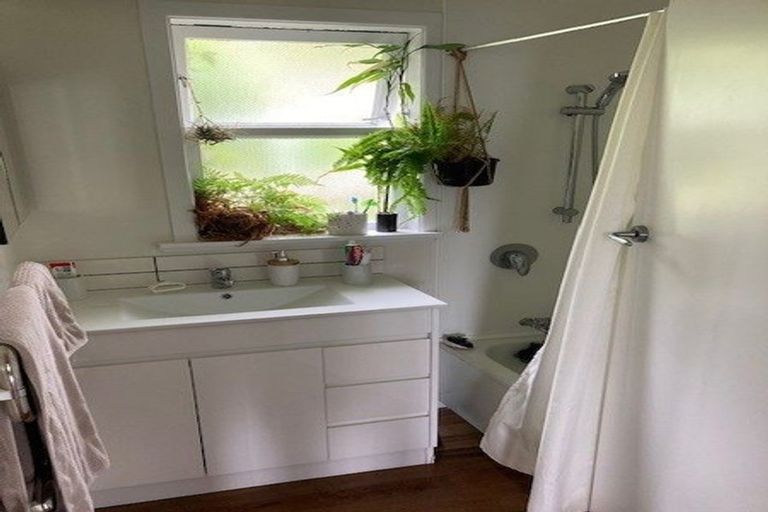 Photo of property in 92 Karepa Street, Brooklyn, Wellington, 6021