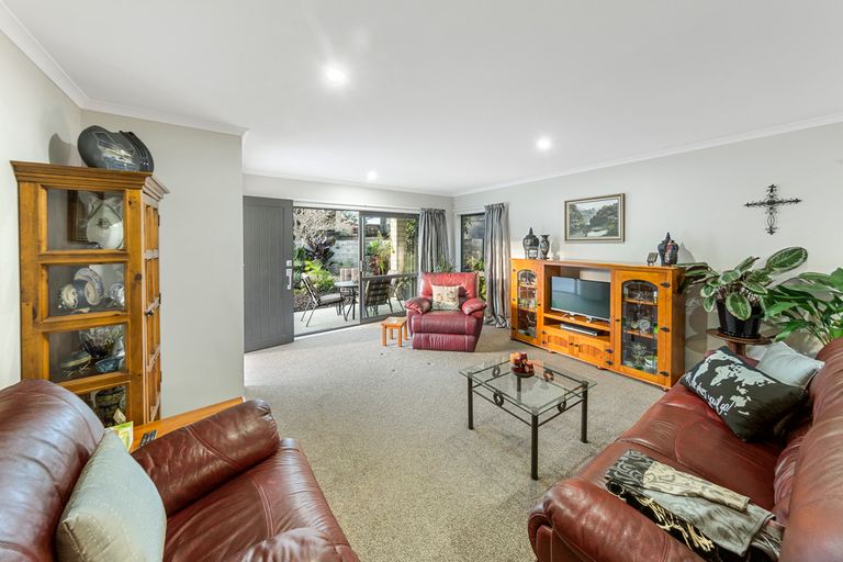 Photo of property in 2a Campbell Street, Waiuku, 2123