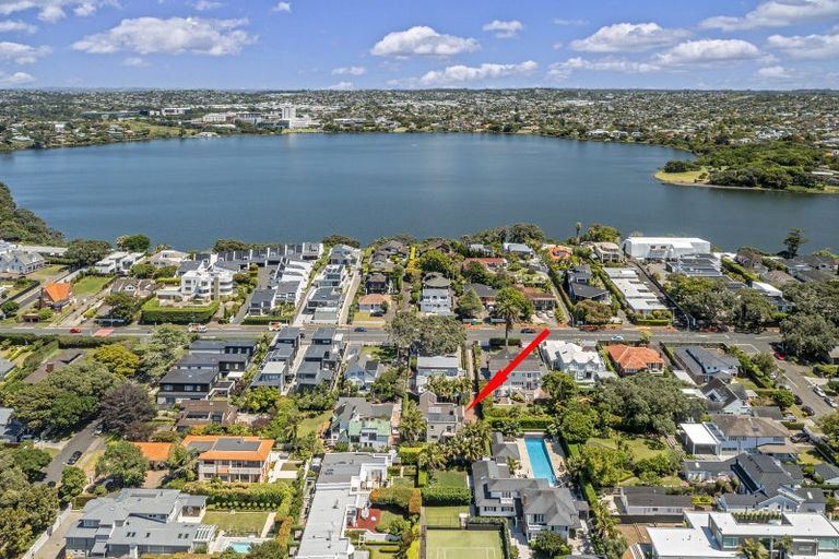 Photo of property in 205a Hurstmere Road, Takapuna, Auckland, 0622