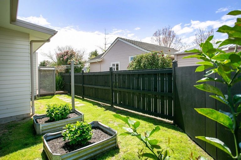 Photo of property in 49 Clare Street, Cambridge, 3434