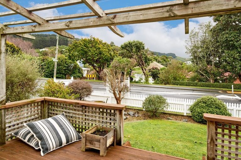 Photo of property in 112 Oriel Avenue, Tawa, Wellington, 5028
