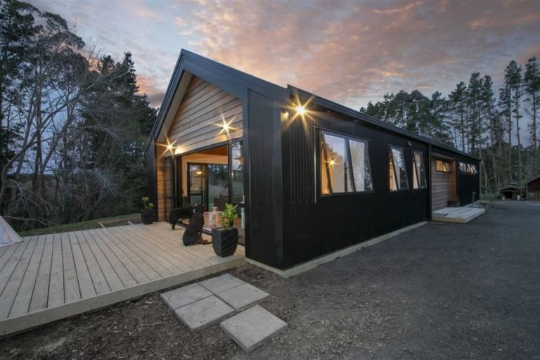 Photo of property in 685 Inland Road, Helensville, 0875