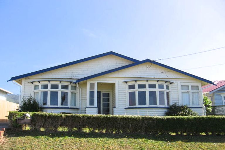 Photo of property in 19 Mandalay Terrace, Khandallah, Wellington, 6035